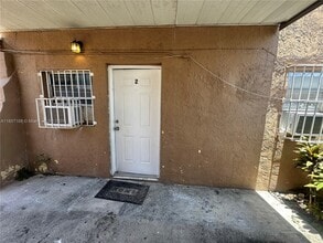 534 NW 18th Ave in Miami, FL - Building Photo - Building Photo