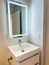 5719 De La Côte-Des-Neiges Ch in Montréal, QC - Building Photo - Building Photo