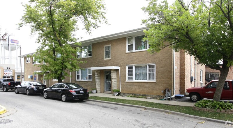 9521 Franklin Ave in Franklin Park, IL - Building Photo
