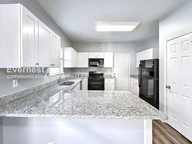 379 Yonkers Ave NW in Atlanta, GA - Building Photo - Building Photo