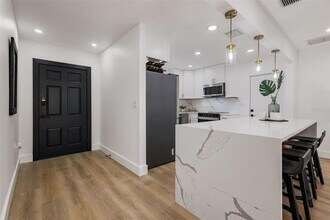 75 New Jersey Dr in Dunedin, FL - Building Photo - Building Photo