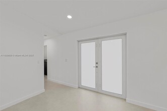 6270 NW 199th St in Hialeah, FL - Building Photo - Building Photo