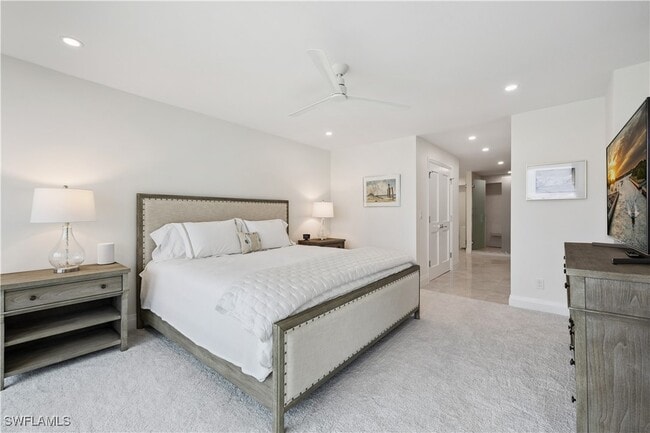 property at 2318 Gulf Shore Blvd N