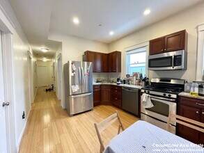 1625 Tremont St, Unit 2 in Boston, MA - Building Photo - Building Photo