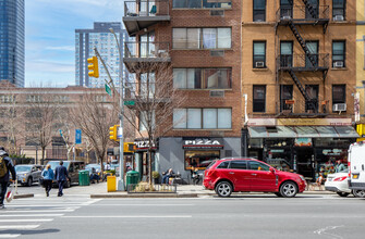 First Avenue Condominiums in New York, NY - Foto de edificio - Building Photo