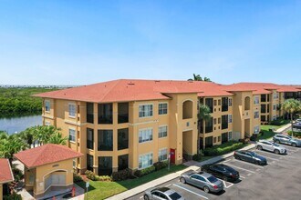 4345 Bayside Village Dr in Town 'n' Country, FL - Building Photo - Building Photo