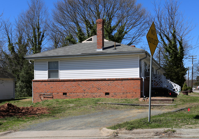 201 W Geer St in Durham, NC - Building Photo - Building Photo