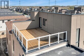 2 Yacht Dr in Clarington, ON - Building Photo - Building Photo