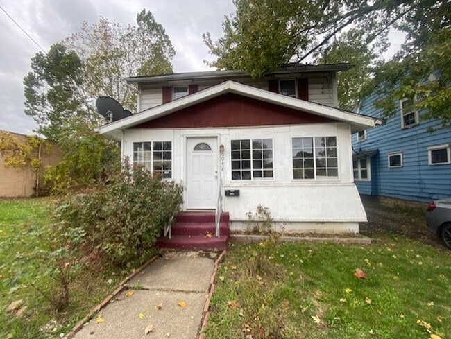 property at 904 Brown St