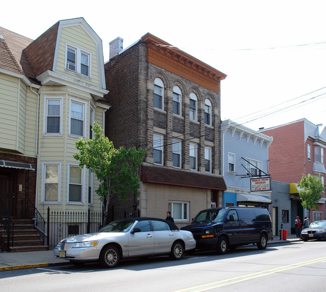 309 Frank E Rodgers Blvd in Harrison, NJ - Building Photo - Building Photo