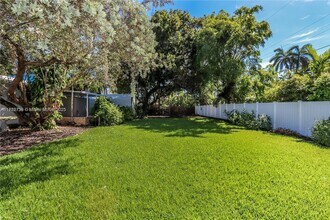 1338 Jackson St in Hollywood, FL - Building Photo - Building Photo