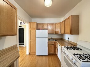 4301 N Francisco Ave, Unit G07C in Chicago, IL - Building Photo - Building Photo