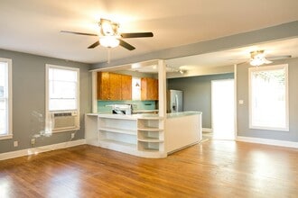 4611 Harmon Ave in Austin, TX - Building Photo - Building Photo