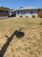 2245 Union St in Klamath Falls, OR - Building Photo - Building Photo