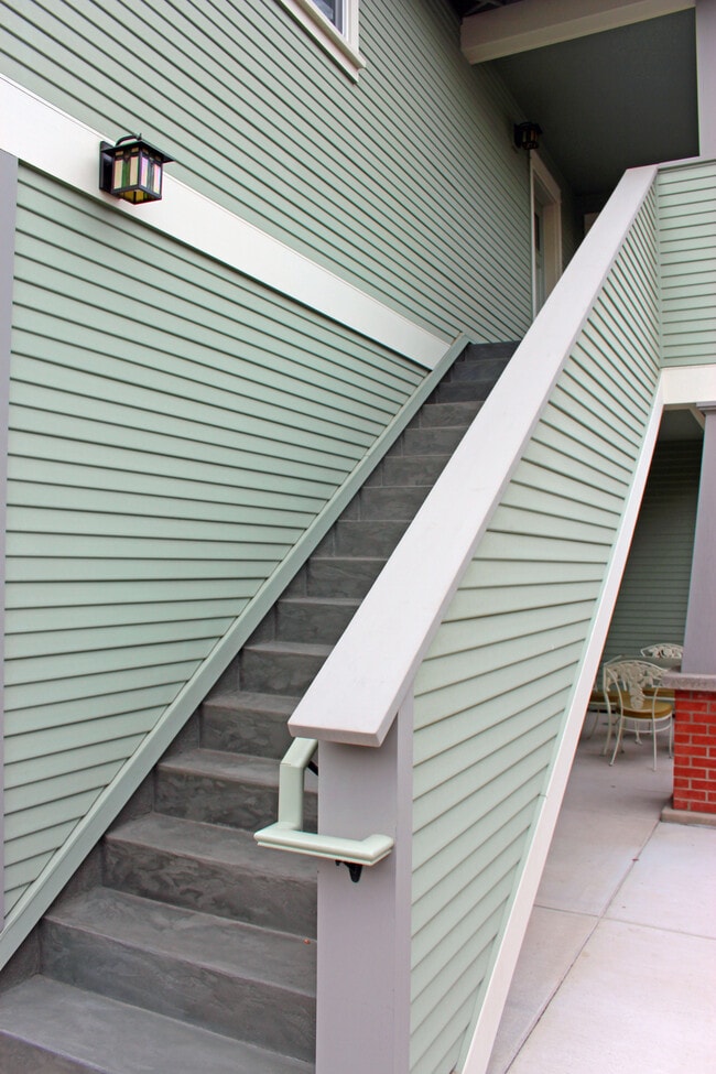 1413 Pine St in Paso Robles, CA - Building Photo - Building Photo