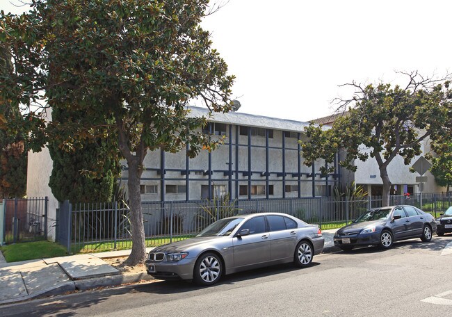 12926 Doty Ave in Hawthorne, CA - Foto de edificio - Building Photo