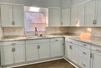 1941 W 77th St in Cleveland, OH - Building Photo - Building Photo