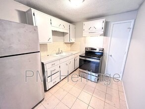 813 N Pleasant St in Springdale, AR - Building Photo - Building Photo