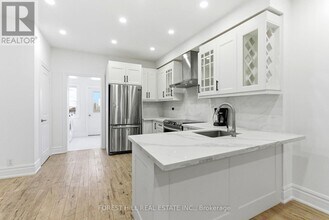 1297 Davenport Rd in Toronto, ON - Building Photo - Building Photo