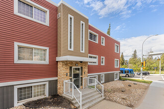 9128 99 St NW in Edmonton, AB - Building Photo - Building Photo