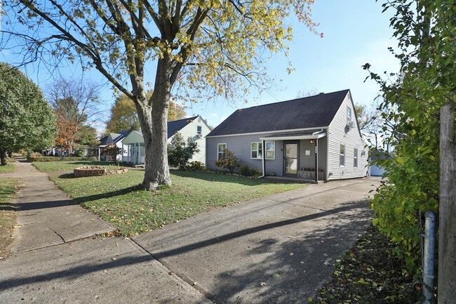 925 Blenheim Rd in Columbus, OH - Building Photo - Building Photo