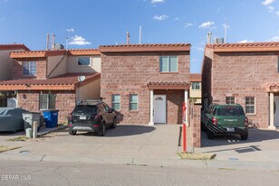 11031 Oasis Dr in El Paso, TX - Building Photo