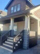 11806 Farringdon Ave in Cleveland, OH - Building Photo