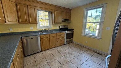 15 Cloverdale St in Northampton, MA - Building Photo - Building Photo