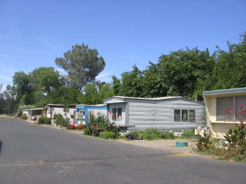 Golden Feather Mobile Home Park in Oroville, CA - Building Photo