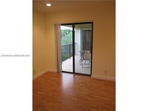 10105 W Sunrise Blvd in Plantation, FL - Building Photo - Building Photo