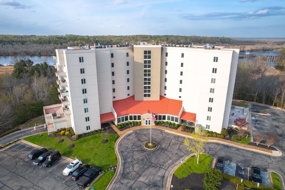 301 Beacon Ridge Dr in Hopewell, VA - Building Photo