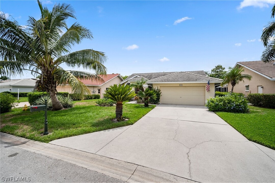 181 St James Way in Naples, FL - Building Photo