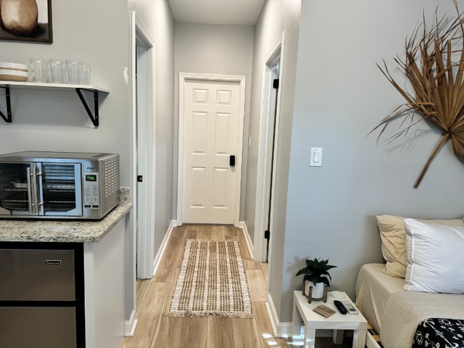 4483 Ocean View Ave in Virginia Beach, VA - Building Photo - Building Photo