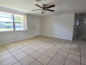 4352 Shoreline Dr in New Port Richey, FL - Building Photo - Building Photo