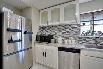 4010 Oak Terrace Ct in Houston, TX - Building Photo - Building Photo