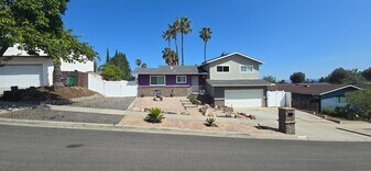4074 Vista Calaveras St in Oceanside, CA - Building Photo