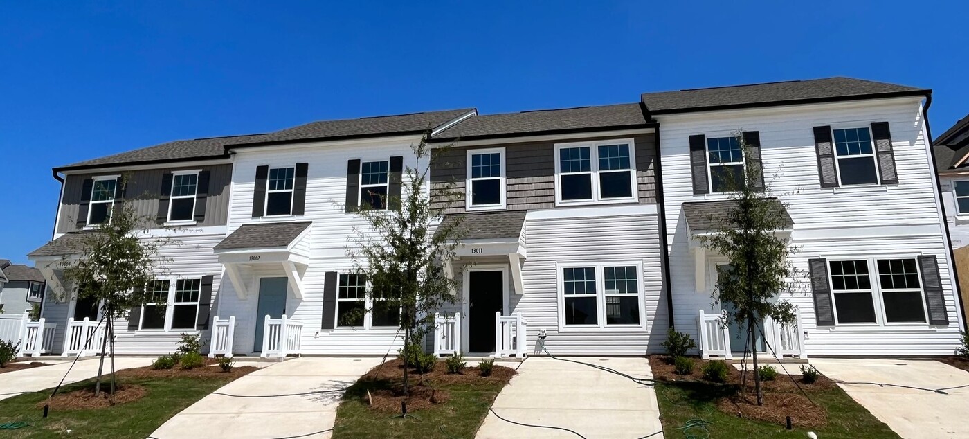 11121 Woodland Crk Wy in Charlotte, NC - Building Photo