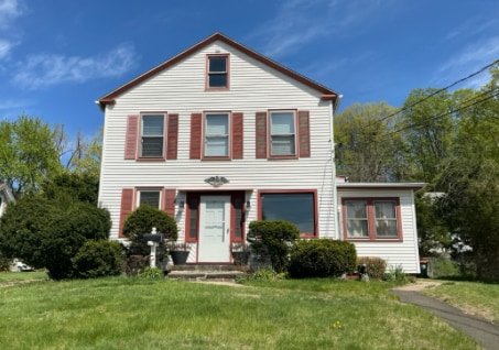 163 N Main St, Unit 2nd Floor in Southington, CT - Foto de edificio - Building Photo