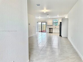 1484 NE 3rd Ave in Florida City, FL - Building Photo - Building Photo