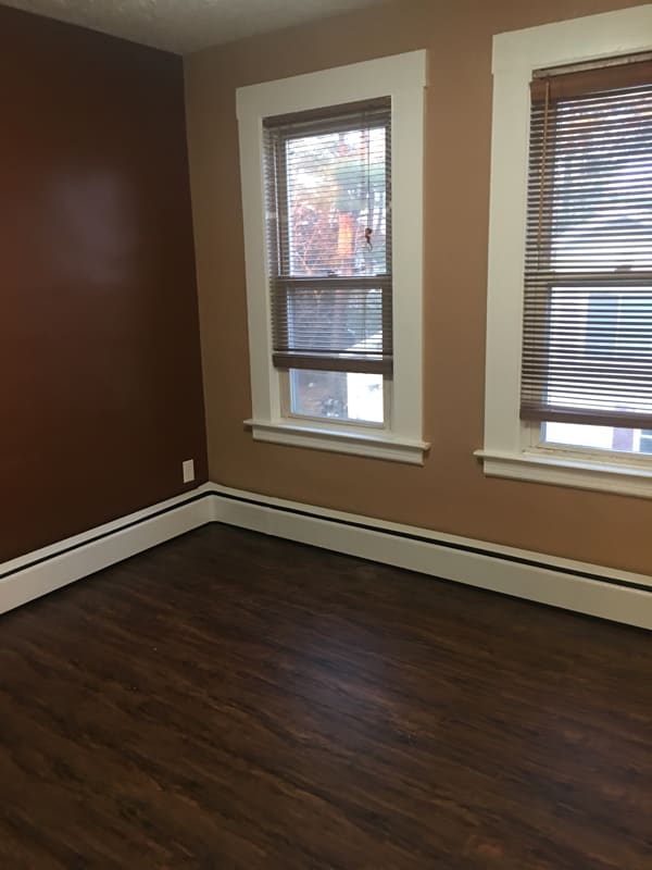 12 Hubbard St in Bloomfield, CT - Building Photo - Building Photo