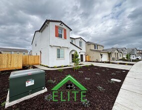 2370 Controllata St in Manteca, CA - Building Photo - Building Photo