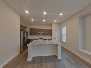 1101 Fallgate Dr in Saginaw, TX - Building Photo - Building Photo