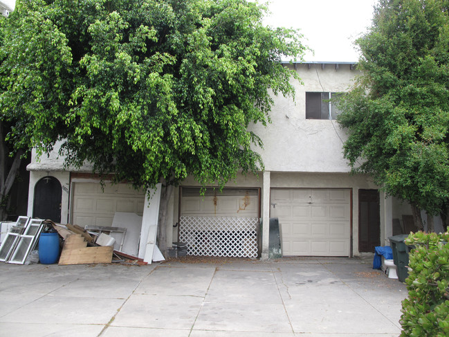 8702 Rosewood Ave in West Hollywood, CA - Building Photo - Building Photo