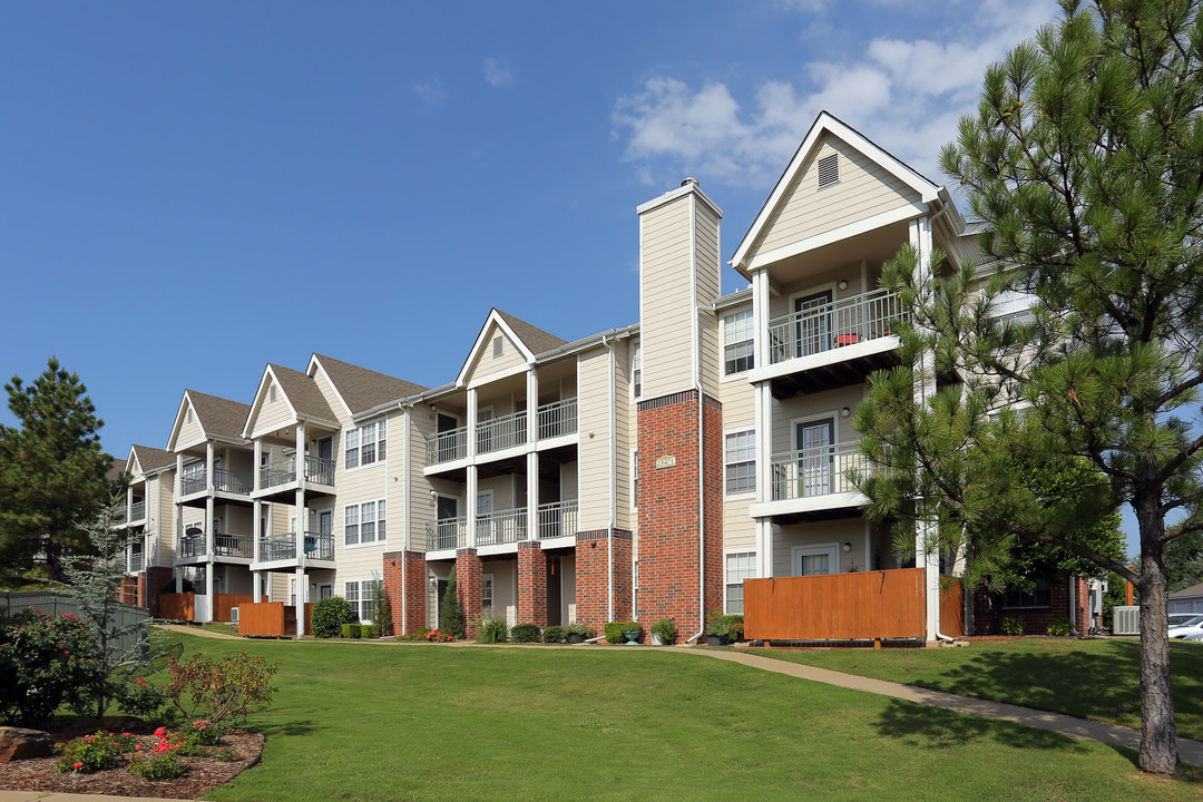 Pinehurst Apartment Homes in Sapulpa, OK - Building Photo