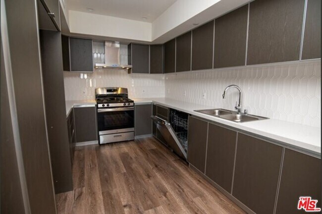 property at 106 S Kings Rd