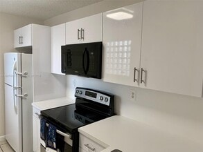 15701 SW 137th Ave-Unit -204 in Miami, FL - Building Photo - Building Photo