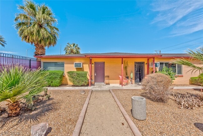 property at 220 N 10th St