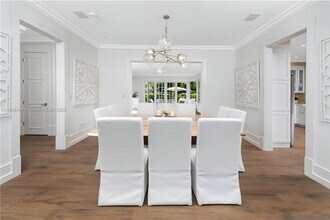 2575 Pine Tree Dr in Miami Beach, FL - Building Photo - Building Photo