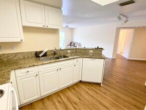 800 Crestwood Blvd S in Royal Palm Beach, FL - Building Photo - Building Photo
