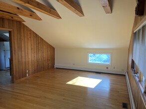 16 S Beach Rd, Unit Studio Apartment in Southampton, NY - Foto de edificio - Building Photo